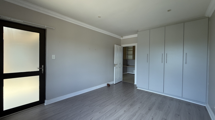 3 Bedroom Property for Sale in Summerstrand Eastern Cape